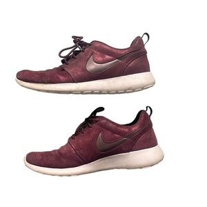 Nike Roshe One Premium Red Velvet Sparkly Running Athletic Shoes Size 7.5